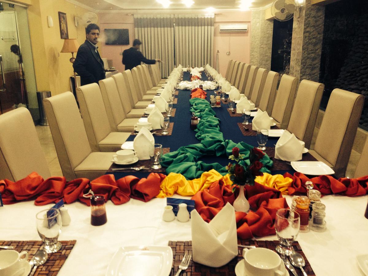 Mir Continental Hotel Muzaffarabad Zewnętrze zdjęcie