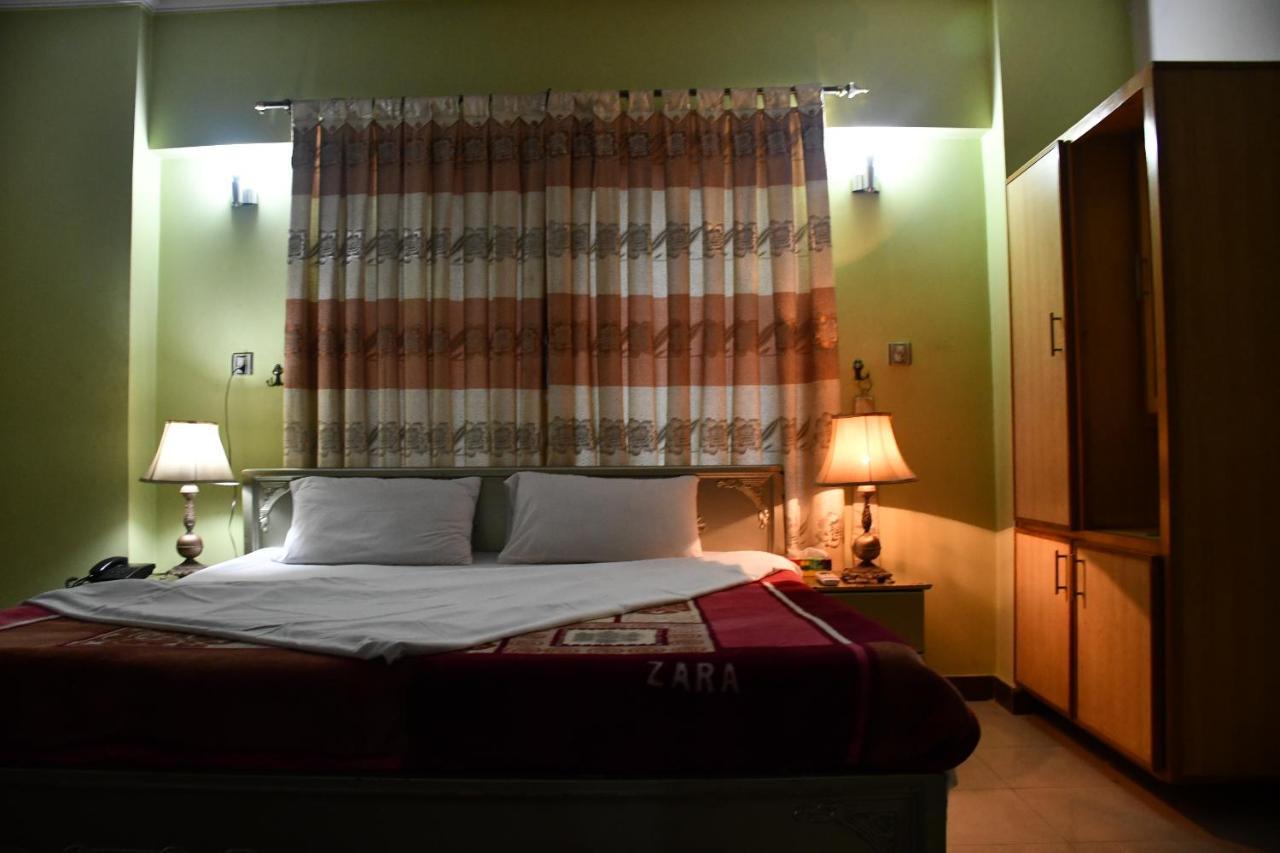Mir Continental Hotel Muzaffarabad Zewnętrze zdjęcie